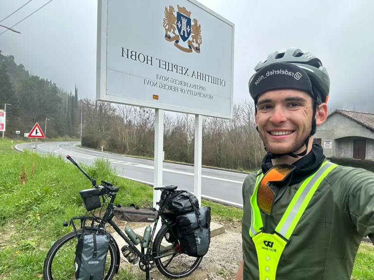 37d16c82 2172 49eb b3eb a056a72e790d