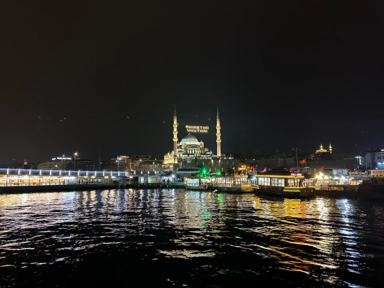 55f8e8b5 90a0 4101 929c a31893e1f311