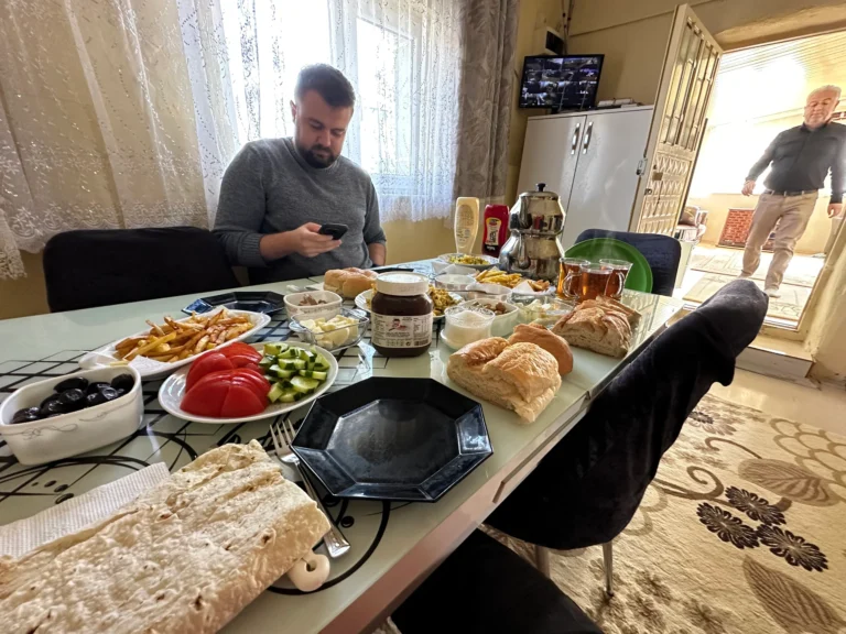 7e44056b af3c 4dbc 8dbf b66386f2ca8b