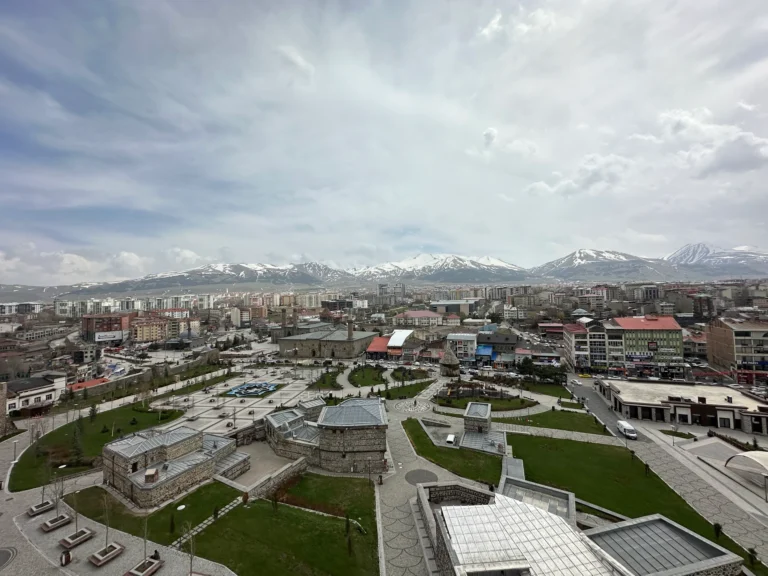 8feea5d4 9882 4a94 b83f 0f97d63bdca5