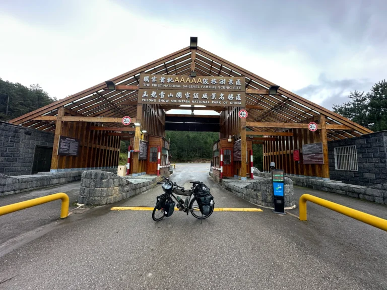 e075e05c 8130 40ed 8f3d 9d0bf1527296